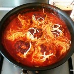 One Pot Wonder spaghetti meatballs