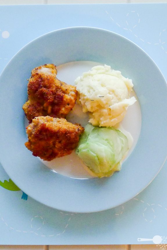 Kids meal: chicken schnitzel nuggets, cucumber slaw