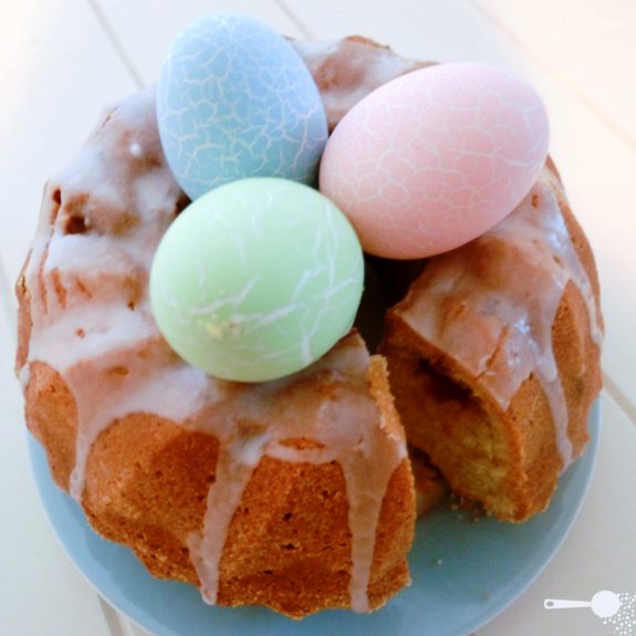 Fudge and egg liqueur kugelhopf cake for Easter