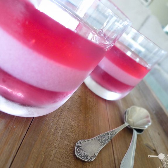 4 ingredient additive-free raspberry jelly (jell-o)