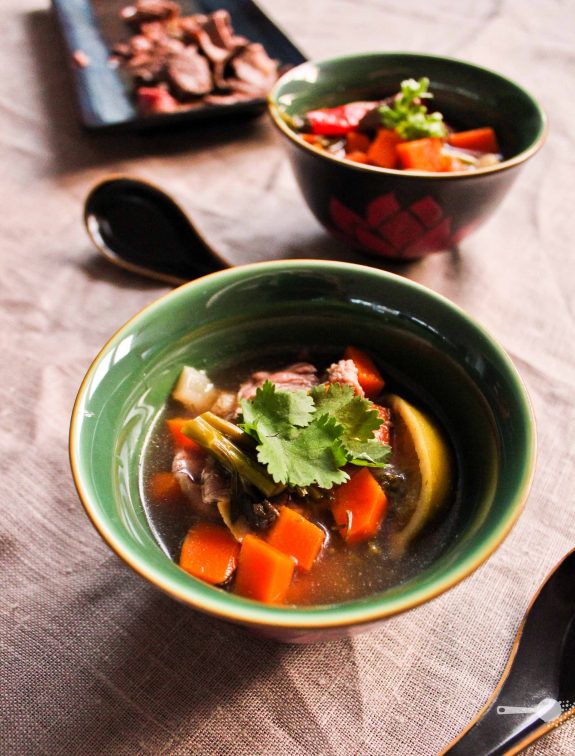 15 minute hot and sour soup with sizzling beef