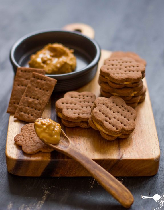 Chocolate crackers with peanut butter filling (gluten free)