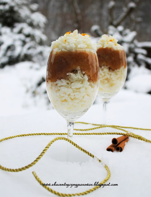 Rice Pudding with Gingerbread Apples (in Polish)